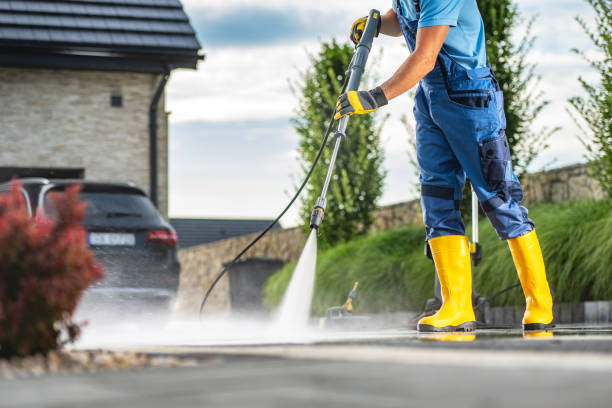 Best Restaurant Pressure Washing  in River Falls, WI